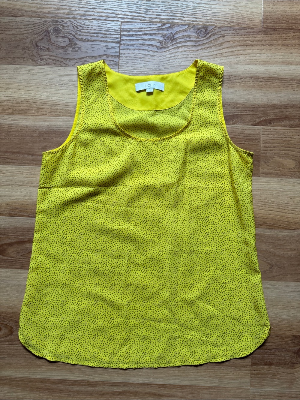 LOFT Bright Yellow Sleeveless Scoop Neck Camisole